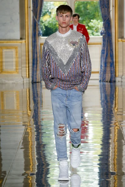 Look 4
